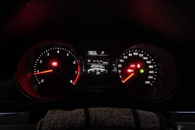 Used Volkswagen Bora 2014 1.6L Automatic Comfort Model Instrument Cluster