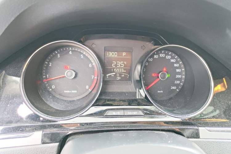 Used Volkswagen Bora 2014 1.6L Automatic Comfort Model Instrument Cluster