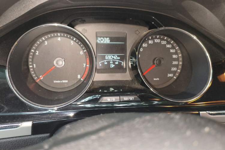 Used Volkswagen Bora 2014 1.6L Manual Comfort Model Instrument Cluster