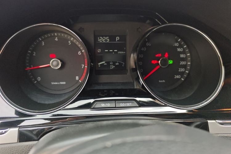 Used Volkswagen Bora 2014 1.6L Automatic Comfort Model Instrument Cluster