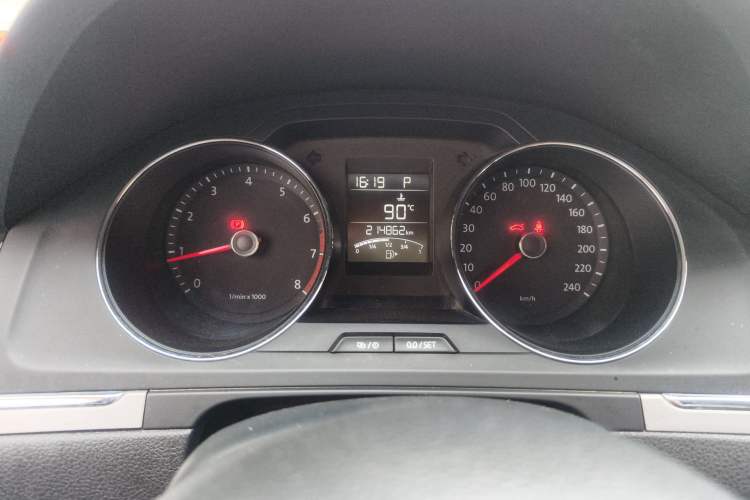 Used Volkswagen Bora 2014 1.6L Automatic Fashion Model Instrument Cluster