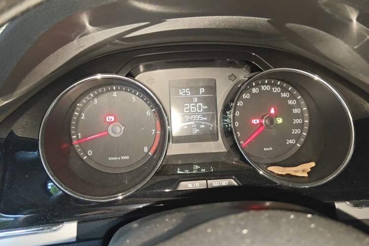 Used Volkswagen Bora 2014 1.6L Automatic Comfort Model Instrument Cluster