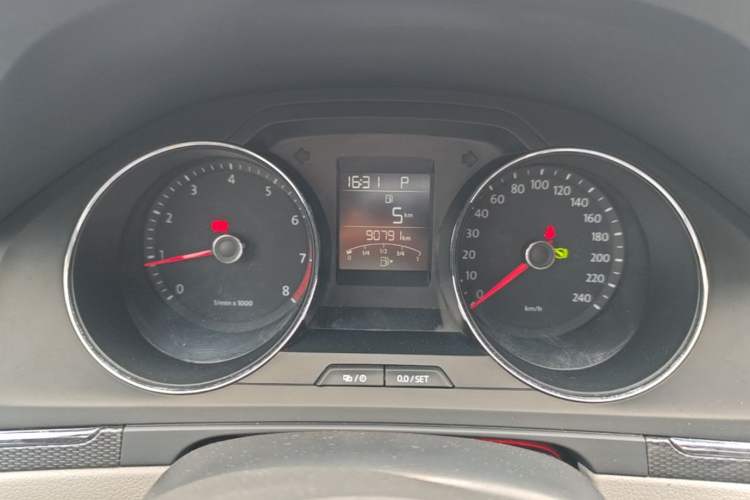 Used Volkswagen Bora 2014 1.6L Automatic Fashion Model Instrument Cluster