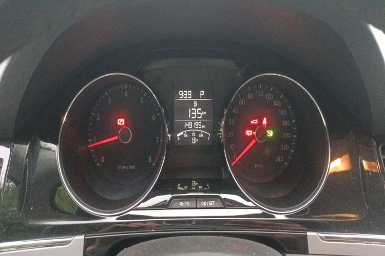 Used Volkswagen Bora 2014 1.6L Automatic Comfort Model Instrument Cluster