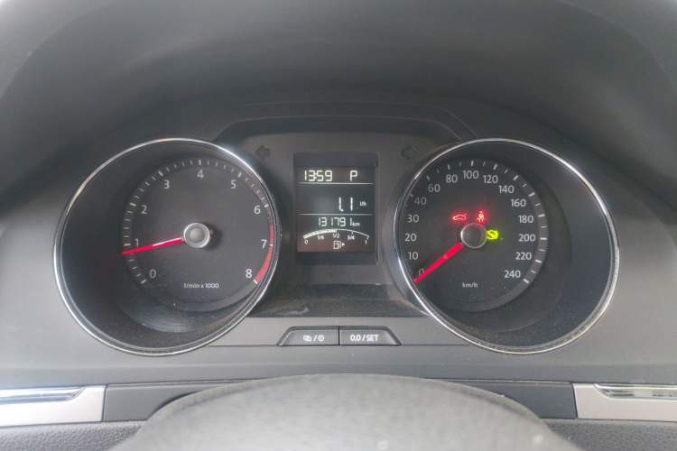 Used Volkswagen Bora 2014 1.6L Automatic Fashion Model Instrument Cluster