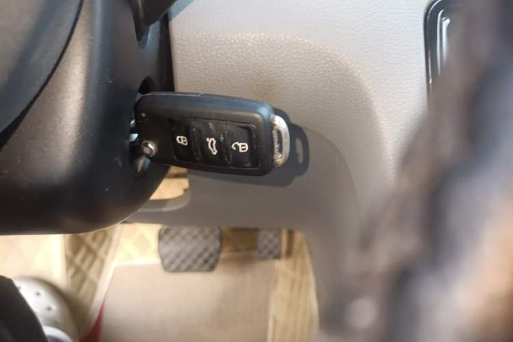 Used Volkswagen Bora 2014 1.6L Automatic Fashion Model Interior 1
