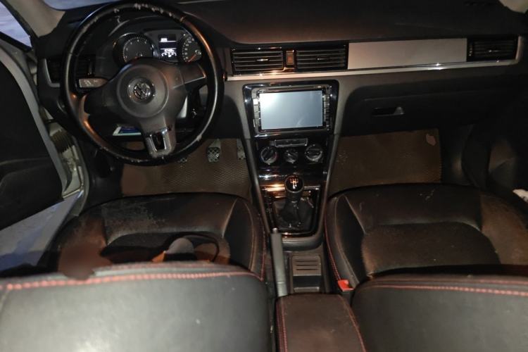 Used Volkswagen Bora 2014 1.6L Manual Fashion Edition Interior 2