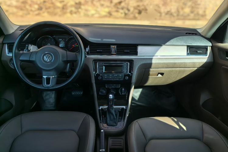 Used Volkswagen Bora 2014 1.6L Automatic Comfort Model Interior 2