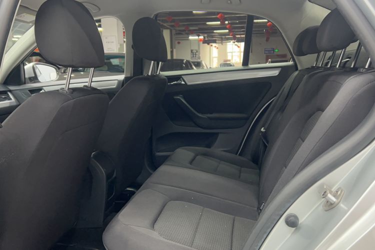 Used Volkswagen Bora 2014 1.6L Manual Fashion Edition Interior 3