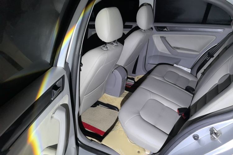Used Volkswagen Bora 2014 1.6L Automatic Fashion Model Interior 3