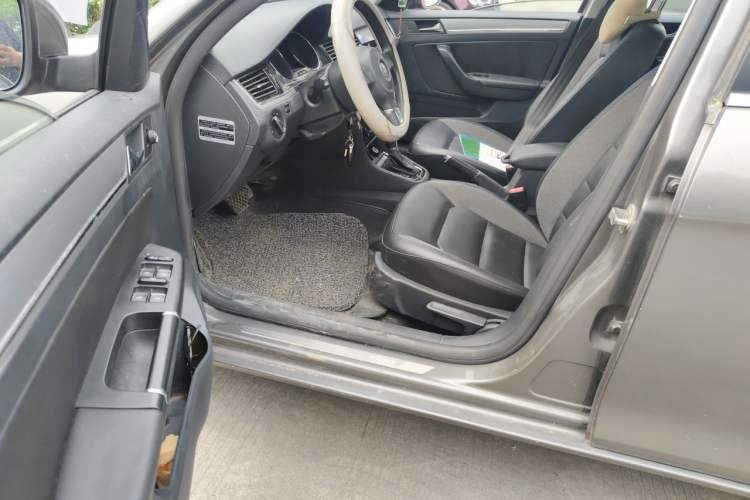 Used Volkswagen Bora 2014 1.6L Automatic Comfort Model Interior 3