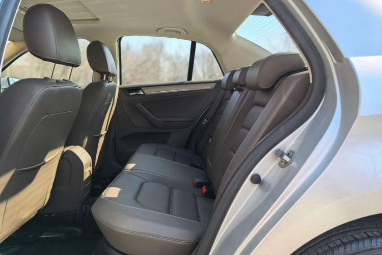 Used Volkswagen Bora 2014 1.6L Automatic Comfort Model Interior 3