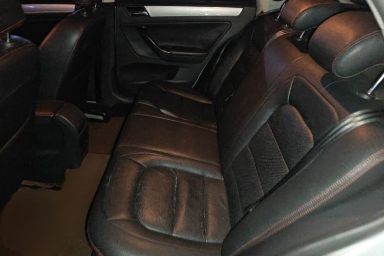 Used Volkswagen Bora 2014 1.6L Manual Fashion Edition Interior 4