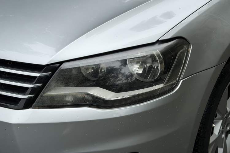 Used Volkswagen Bora 2014 1.6L Manual Comfort Model Left Front Headlight