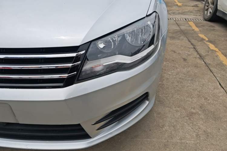 Used Volkswagen Bora 2014 1.6L Automatic Fashion Model Left Front Headlight