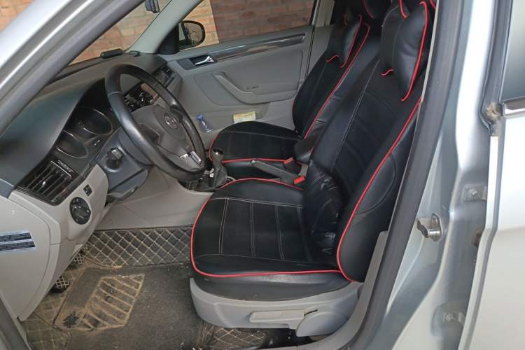 Used Volkswagen Bora 2014 1.6L Manual Fashion Edition Left Front Seat