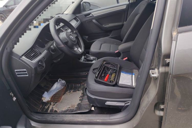 Used Volkswagen Bora 2014 1.6L Automatic Fashion Model Left Front Seat