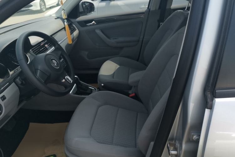 Used Volkswagen Bora 2014 1.6L Automatic Fashion Model Left Front Seat