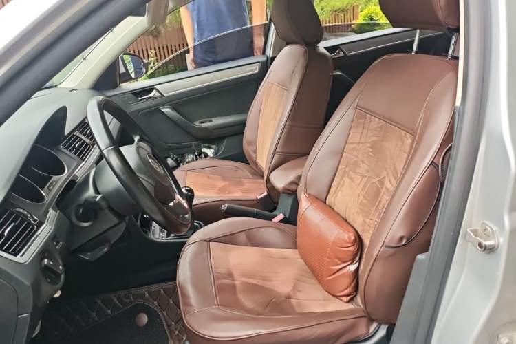 Used Volkswagen Bora 2014 1.6L Manual Fashion Edition Left Front Seat