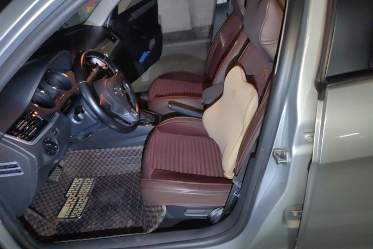 Used Volkswagen Bora 2014 1.6L Automatic Fashion Model Left Front Seat