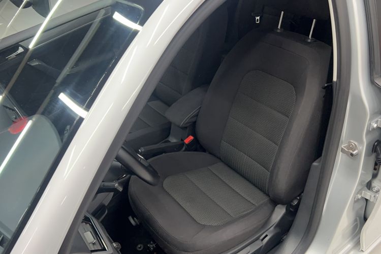 Used Volkswagen Bora 2014 1.6L Manual Fashion Edition Left Front Seat
