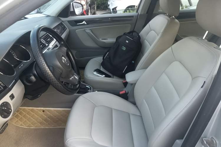 Used Volkswagen Bora 2014 1.6L Automatic Fashion Model Left Front Seat
