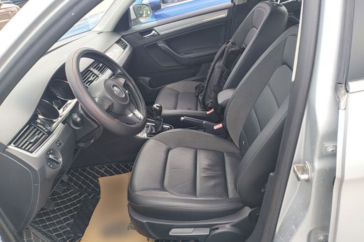 Used Volkswagen Bora 2014 1.6L Manual Comfort Model Left Front Seat