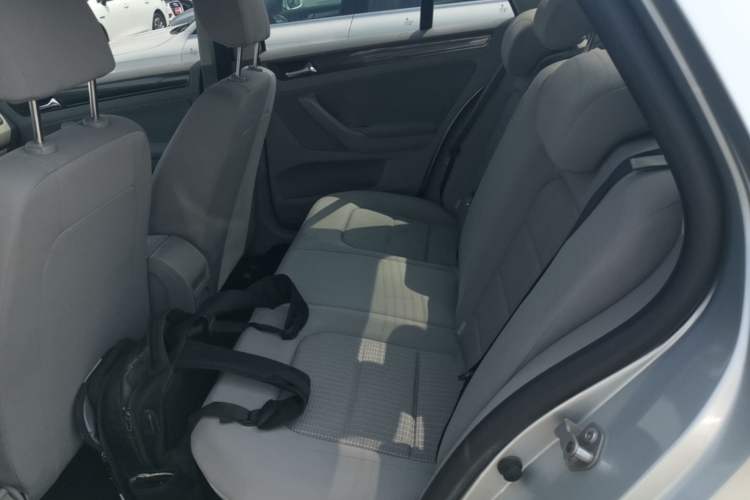 Used Volkswagen Bora 2014 1.6L Automatic Fashion Model Left Rear Seat
