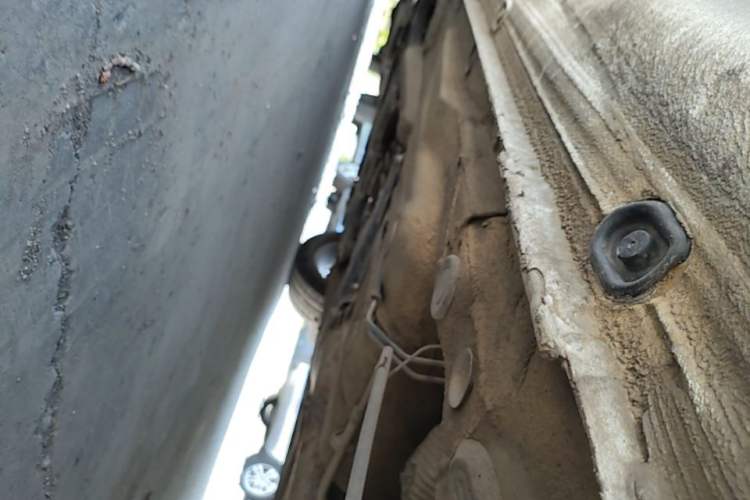 Used Volkswagen Bora 2014 1.6L Automatic Comfort Model Left Side Sill