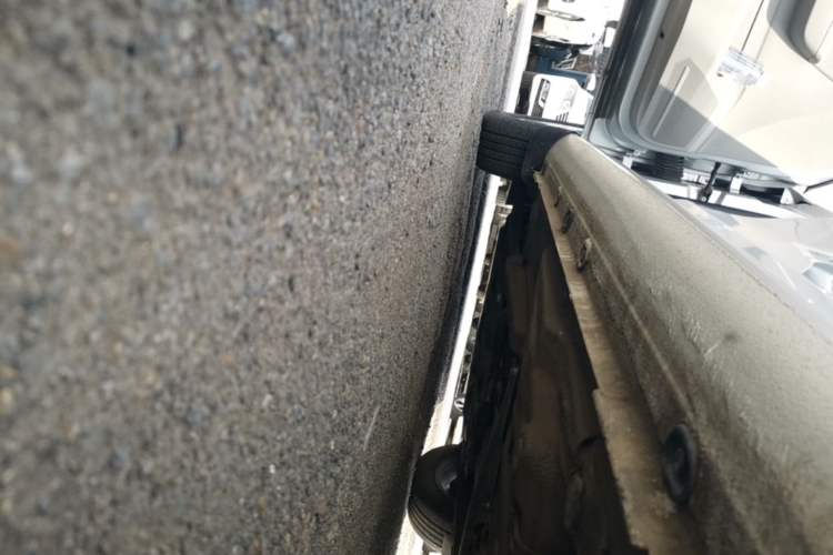 Used Volkswagen Bora 2014 1.6L Automatic Fashion Model Left Side Sill