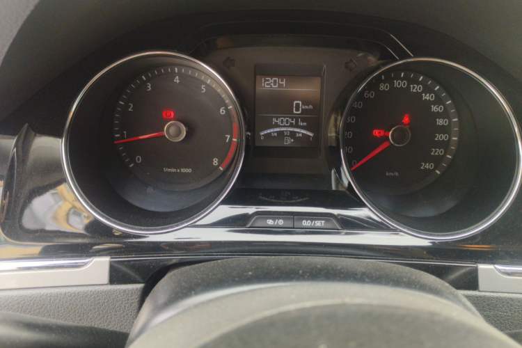 Used Volkswagen Bora 2014 1.6L Manual Comfort Model Odometer Close Up