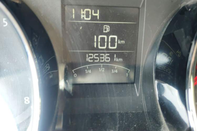 Used Volkswagen Bora 2014 1.6L Manual Comfort Model Odometer Close Up