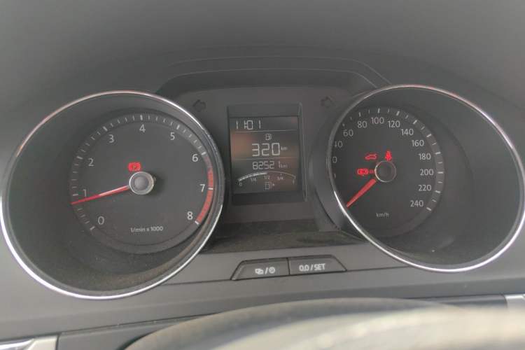 Used Volkswagen Bora 2014 1.6L Manual Fashion Edition Odometer Close Up