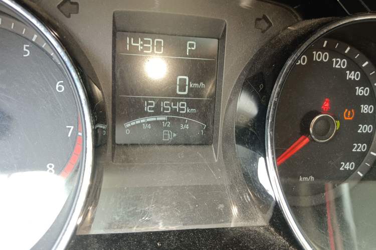 Used Volkswagen Bora 2014 1.6L Automatic Comfort Model Odometer Close Up