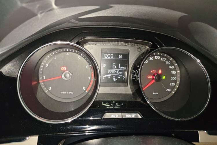 Used Volkswagen Bora 2014 1.6L Automatic Comfort Model Odometer Close Up