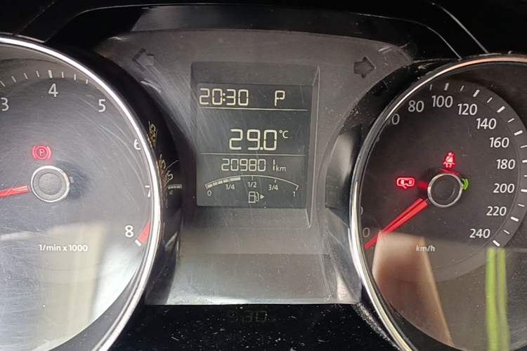Used Volkswagen Bora 2014 1.6L Automatic Comfort Model Odometer Close Up