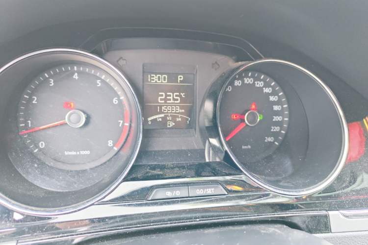Used Volkswagen Bora 2014 1.6L Automatic Comfort Model Odometer Close Up