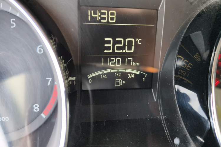 Used Volkswagen Bora 2014 1.6L Manual Comfort Model Odometer Close Up