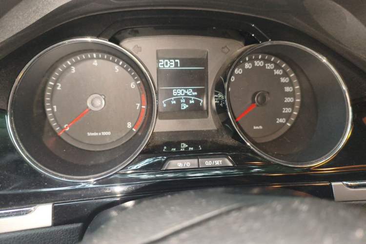 Used Volkswagen Bora 2014 1.6L Manual Comfort Model Odometer Close Up