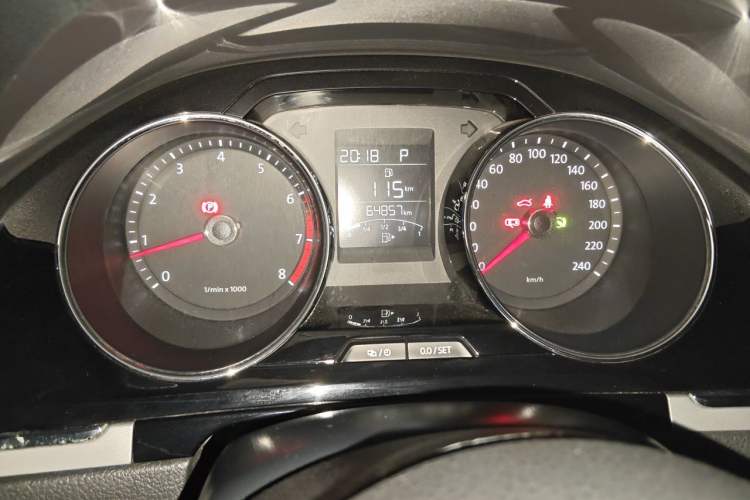Used Volkswagen Bora 2014 1.4TSI Automatic Comfort Model Odometer Close Up