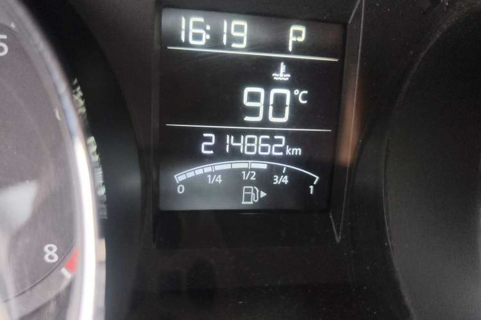 Used Volkswagen Bora 2014 1.6L Automatic Fashion Model Odometer Close Up