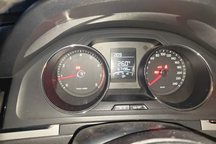 Used Volkswagen Bora 2014 1.6L Manual Fashion Edition Odometer Close Up