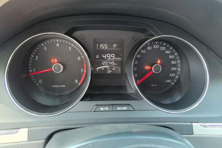 Used Volkswagen Bora 2014 1.6L Automatic Fashion Model Odometer Close Up