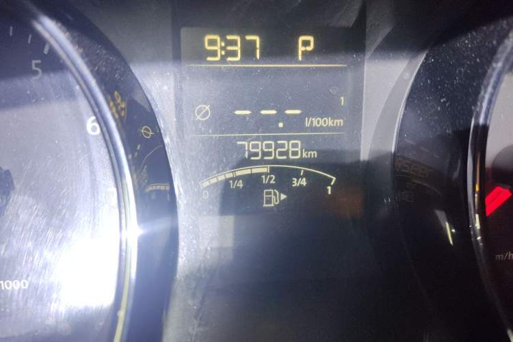 Used Volkswagen Bora 2014 1.4TSI Automatic Comfort Model Odometer Close Up