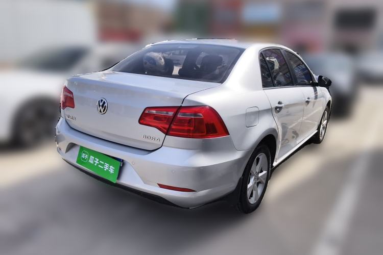 Used Volkswagen Bora 2014 1.6L Manual Comfort Model Rear Right 45 Deg