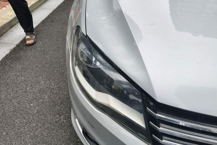 Used Volkswagen Bora 2014 1.6L Automatic Comfort Model Right Front Headlight