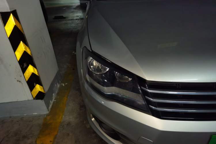 Used Volkswagen Bora 2014 1.6L Automatic Comfort Model Right Front Headlight