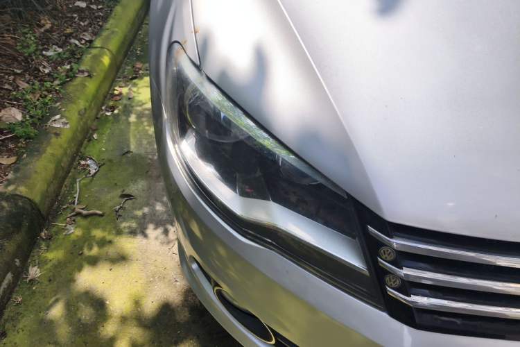 Used Volkswagen Bora 2014 1.6L Automatic Luxury Model Right Front Headlight