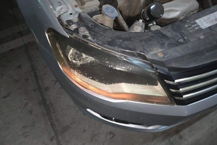 Used Volkswagen Bora 2014 1.6L Manual Comfort Model Right Front Headlight