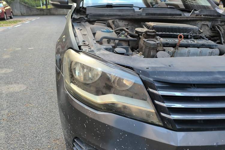 Used Volkswagen Bora 2014 1.6L Manual Comfort Model Right Front Headlight